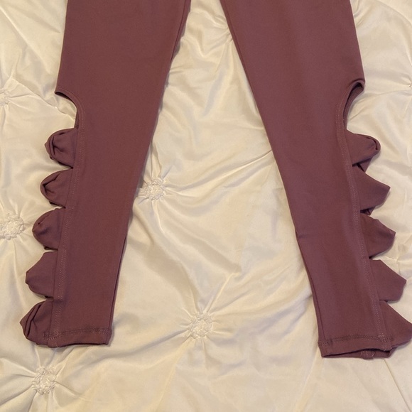 Hit Box Leggings - Picture 2 of 4
